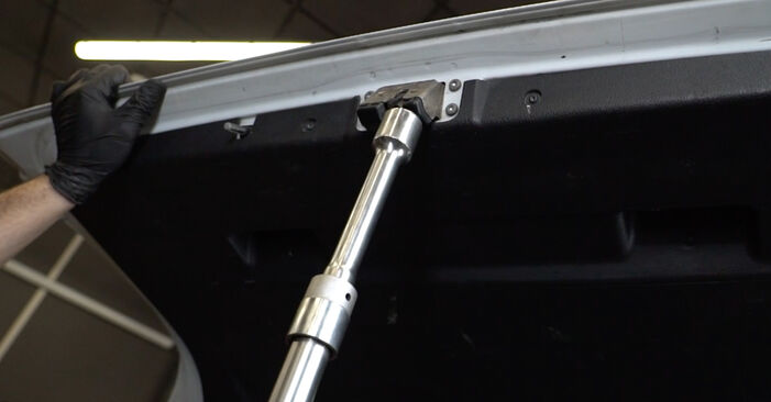 How to change Tailgate Struts on Zafira A 1998 - free PDF and video manuals