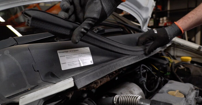 Hvordan skifte Støtdemper på VAUXHALL Astra Mk3 (F) Cabrio (T92) 1993 – gratis PDF- og videoveiledninger