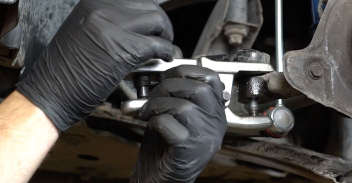 Cómo reemplazar Cojinete de Rueda en un VAUXHALL Corsa Mk III (D) Hatchback (S07) 2011: descargue manuales en PDF e instrucciones en video