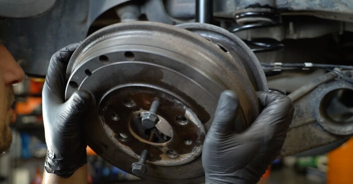 Wie schmierig ist es, selber zu reparieren: Radlager beim Corsa D 1.7 CDTI (L08) 2012 wechseln – Downloaden Sie sich Bildanleitungen