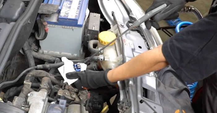 Hoe VAUXHALL Astra Mk IV (G) Cabrio (T98) 1.8 16V 2002 Bobine vervangen – stapsgewijze handleidingen en videogidsen