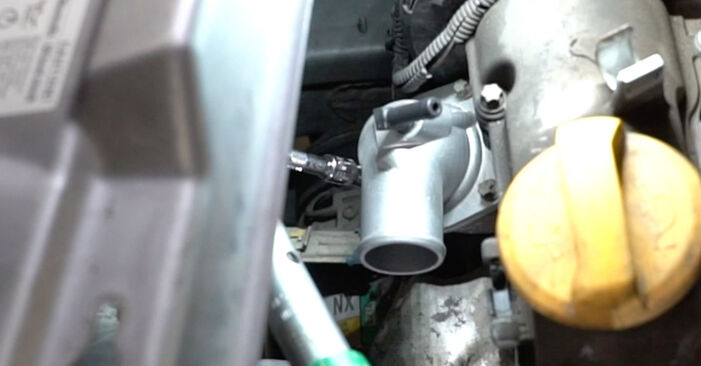 Stufenweiser Leitfaden zum Teilewechsel in Eigenregie von VAUXHALL VECTRA (B) Hatchback 1999 1.6 i 16V (F68) Thermostat