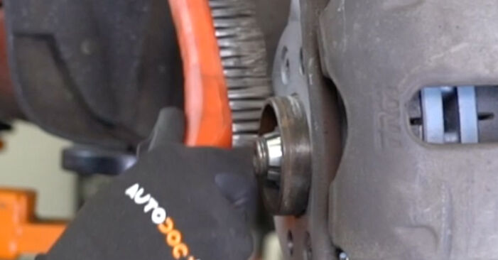 Wie man Spurstangenkopf am Nissan Micra K12 2002 ersetzt - Kostenfreie PDF- und Videotipps