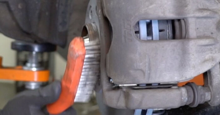 Wie lange braucht der Teilewechsel: Querlenker am Nissan Micra K12 2010 - Einlässliche PDF-Wegleitung