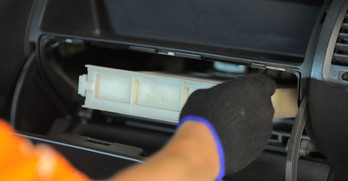 2010 Honda Jazz 2 1.3 (GD6) Filtr powietrza kabinowy instrukcja wymiany krok po kroku