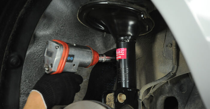 Cómo quitar Bieletas de Suspensión en un HYUNDAI ix55 3.0 V6 CRDi 4WD 2010 - instrucciones online fáciles de seguir