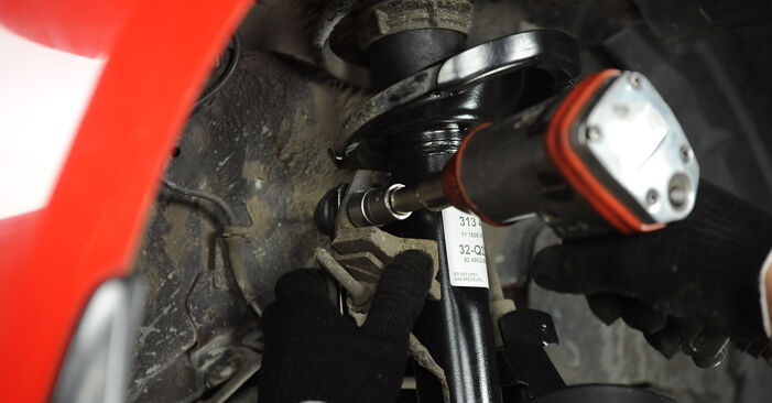 Mazda 3 BK 1.6 DI Turbo 2005 Stoßdämpfer wechseln: Kostenfreie Reparaturwegleitungen