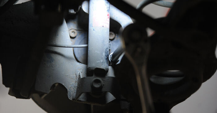 Stufenweiser Leitfaden zum Teilewechsel in Eigenregie von Mazda 3 BK 2009 1.3 (BK14) Radlager