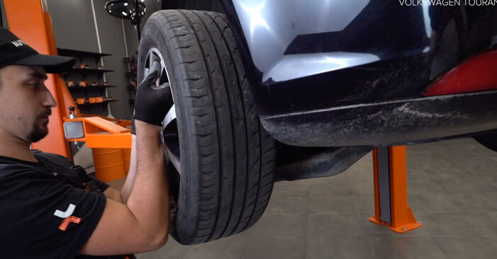 Hvordan skifte Bremseskiver på VW CADDY IV Box (SAA, SAH) 2015 – gratis PDF- og videoveiledninger