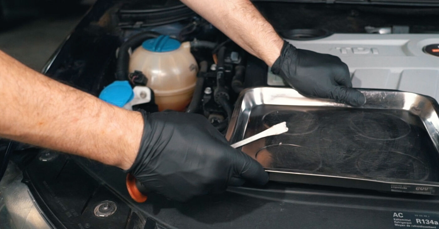 How to replace Fuel filters: download PDF manuals and video instructions
