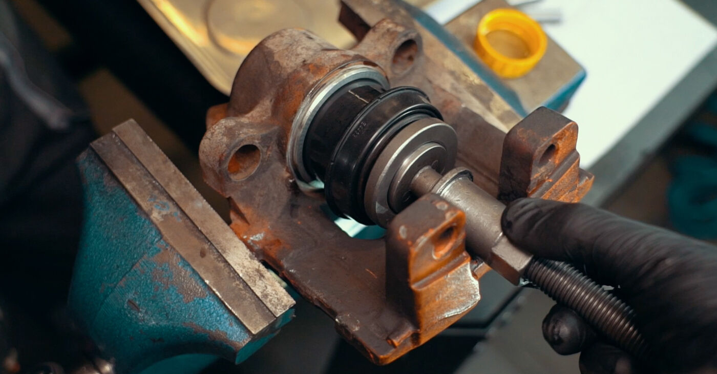 Hvordan skifte Bremsecaliper Reparasjonssett trinn–for–trinn veiledning