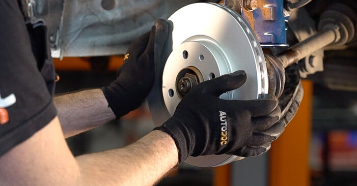 Hvordan skifte Bremseskiver på FIAT New 500 Cabrio (332) 2020 – gratis PDF- og videoveiledninger