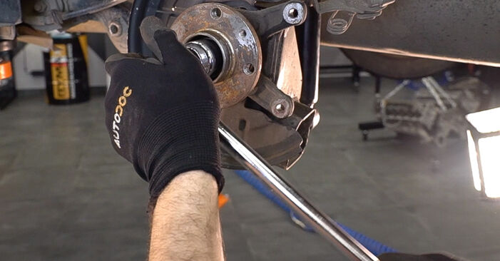 Ako vymeniť Lozisko kolesa na FIAT Grand Siena (326) 2012 – bezplatné PDF a video návody.