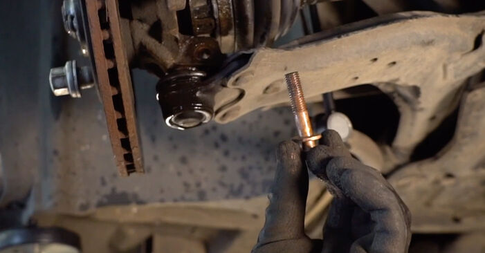 Wie schmierig ist es, selber zu reparieren: Querlenker beim Peugeot Partner K9 1.6 2014 wechseln – Downloaden Sie sich Bildanleitungen