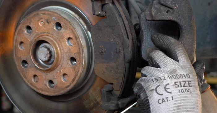 Wie lange braucht der Teilewechsel: Bremsscheiben am VW Caddy V California (SBB, SBJ) 2023 - Einlässliche PDF-Wegleitung