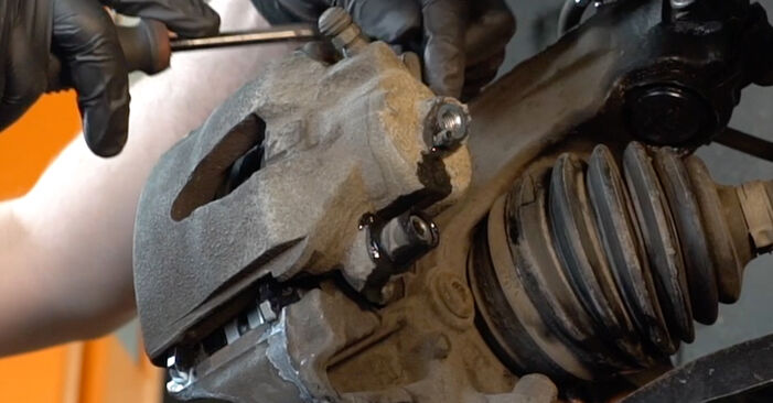 Replacing Brake Calipers on Seat Altea 5p1 2014 1.9 TDI by yourself