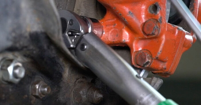 Tauschen Sie Bremssattel Reparatursatz beim Mercedes E Class W124 1995 E 250 D 2.5 (124.126, 124.129) selber aus