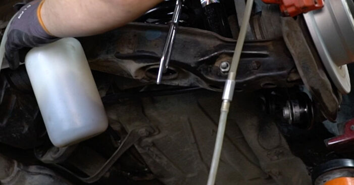 Hvordan man udskifter Bremsekaliber Reparationssæt på MERCEDES-BENZ E-CLASS - gratis PDF og video manualer