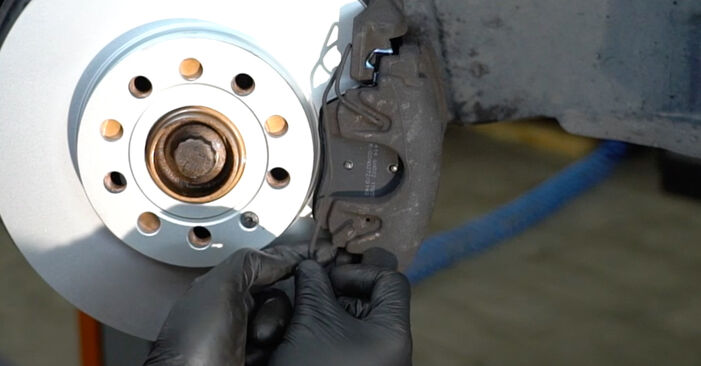 How to change Brake Discs on AUDI A3 Hatchback (8P1) 2005 - tips and tricks