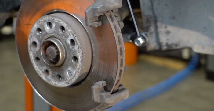 AUDI A3 2.0 TDI Brake Discs replacement: online guides and video tutorials