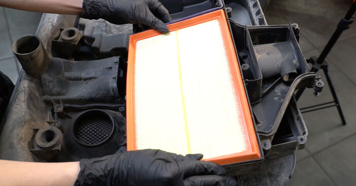 Luftfilter beim VW SPACEFOX 1.6 2013 selber erneuern - DIY-Manual