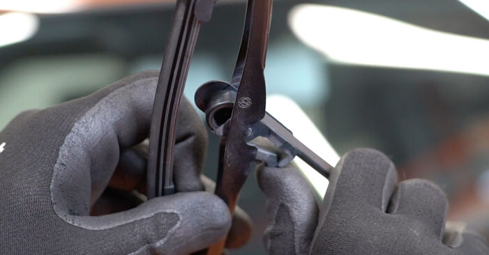 FIAT RITMO Valytuvo gumelė keitimas: nemokamos remonto instrukcijos