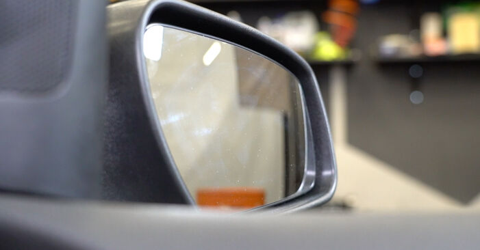 Смяна на Ford Focus DB3 2.0 2008 Външно огледало: безплатни наръчници за ремонт