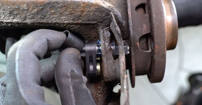 VW Bora 1j2 1.6 16V 2000 ABS Sensor remplaceren: kosteloze garagehandleidingen