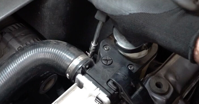 Wie problematisch ist es, selber zu reparieren: Wasserpumpe + Zahnriemensatz beim BMW E36 Compact 323Ti 3.5 2000 auswechseln – Downloaden Sie sich bebilderte Tutorials