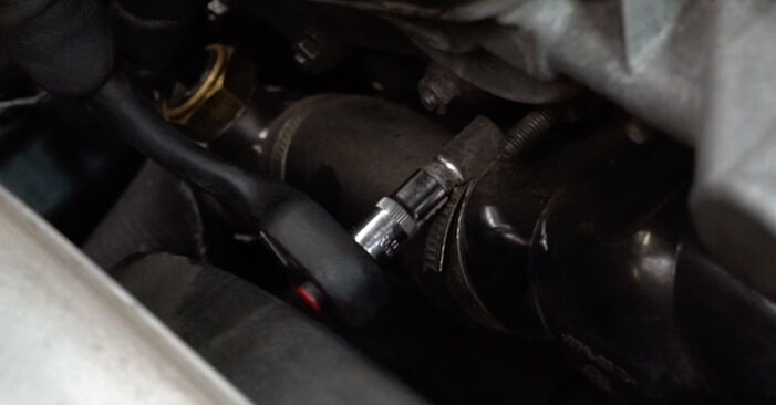 Колко време отнема смяната: Комплект зъбен ремък на BMW Z3 Roadster 2003 - информативен PDF наръчник