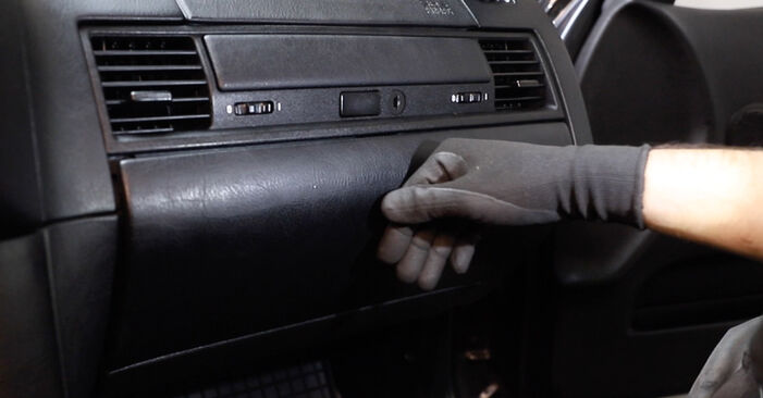 BMW 3 SERIES 1993 Innenraumfilter Schrittweise Anleitungen zum Wechsel von Autoteilen