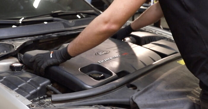 Jak wymienić Przewody Zapłonowe w FORD Fiesta Mk6 Hatchback (JH1, JD1, JH3, JD3) ST150 2.0 2006: pobierz instrukcje PDF i instrukcje wideo