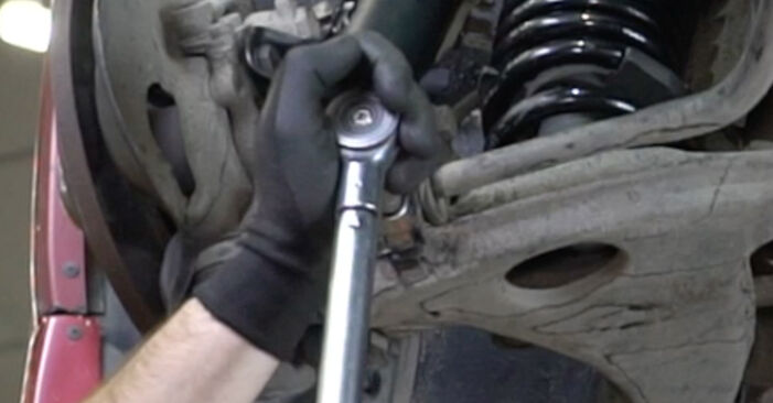 How to change Shock Absorber on MERCEDES-BENZ E-Class Saloon (W124) 1993 - tips and tricks