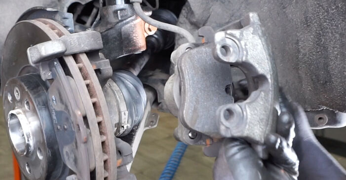 Wie lange braucht der Teilewechsel: Bremsscheiben am Volvo XC70 Kombi 2015 - Einlässliche PDF-Wegleitung