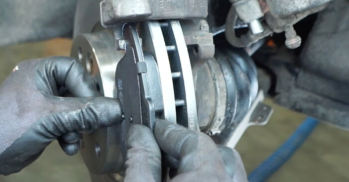 Priporočila korakov za DIY zamenjavo Volvo XC70 Kombi 2010 2.0 D3 Zavorni kolut