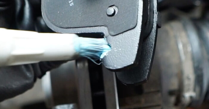 Tausch Tutorial Bremsscheiben am VOLVO V70 III Kasten / Kombi (135) 2013 wechselt - Tipps und Tricks