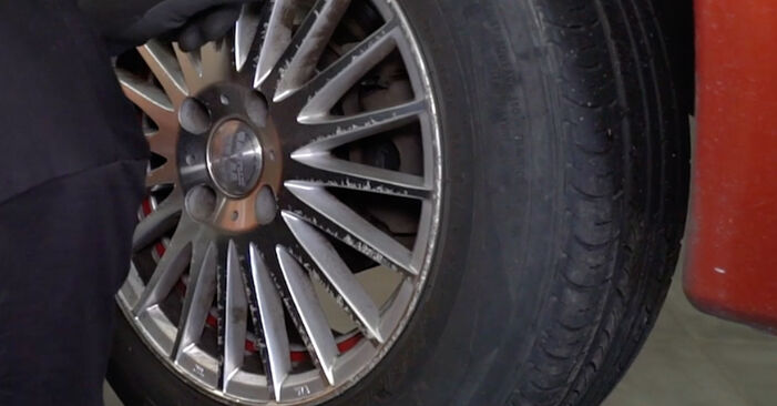 Hvordan bytte Bremseskiver på RENAULT CLIO Grandtour (KR0/1_) 1.5 dCi (KR0G) 2011 selv