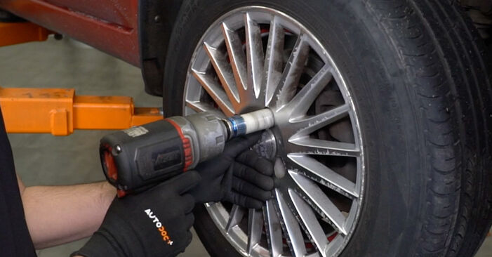 Nissan Tiida SС11 1.5 dCi 2006 Bremsscheiben wechseln: Gratis Reparaturanleitungen