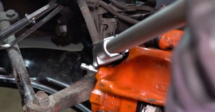 Tauschen Sie Bremssattel Reparatursatz beim MERCEDES-BENZ W124 T-modell (S124) 300 D 3.0 (124.190) 1988 selbst aus