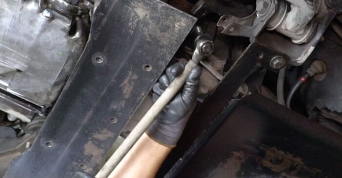 Cómo reemplazar Rotula Axial De Direccion en un MERCEDES-BENZ Sedán (W124) : descargue manuales en PDF e instrucciones en video