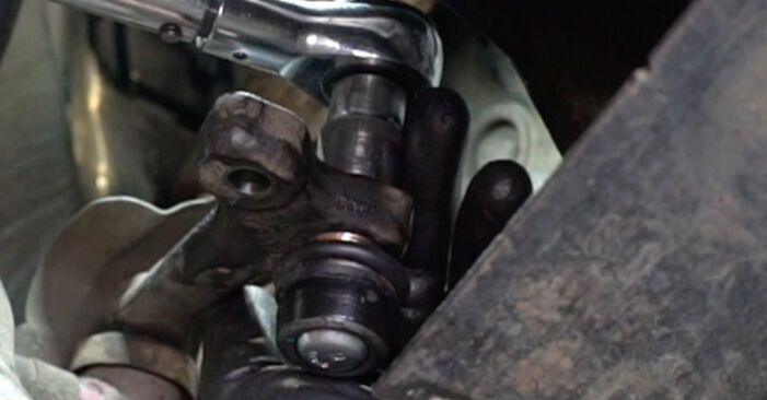Cambio Rotula Axial De Direccion en MERCEDES-BENZ Saloon (W124) no será un problema si sigue esta guía ilustrada paso a paso