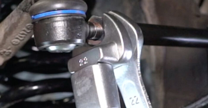 Cómo cambiar Rotula Axial De Direccion en un MERCEDES-BENZ Sedán (W124) - consejos y trucos