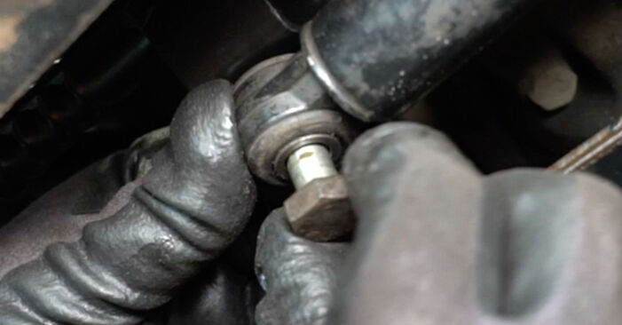 Cómo es de difícil hacerlo usted mismo: reemplazo de Rotula Axial De Direccion en un MERCEDES-BENZ Saloon (W124) 300 E 3.0 (124.030) - descargue la guía ilustrada