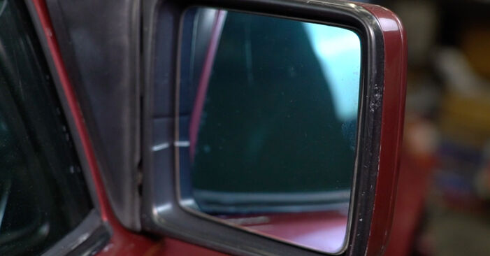 Hvordan skifte Sidespeilglass på Mercedes S124 1993 – gratis PDF- og videoveiledninger