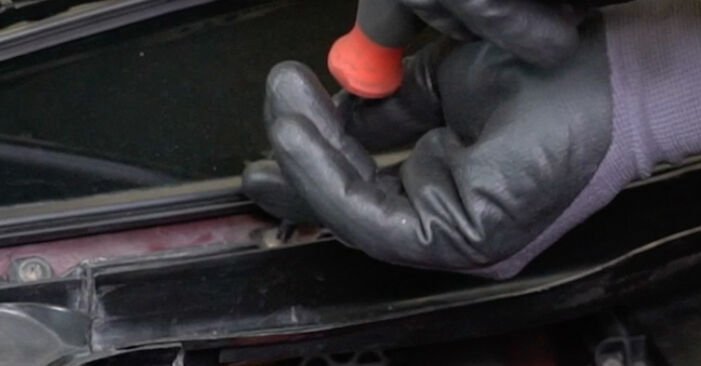 Ersetzen Sie Scheibenwischermotor am MERCEDES-BENZ W124 Cabrio (A124) 320 CE (124.066) 1991 selber