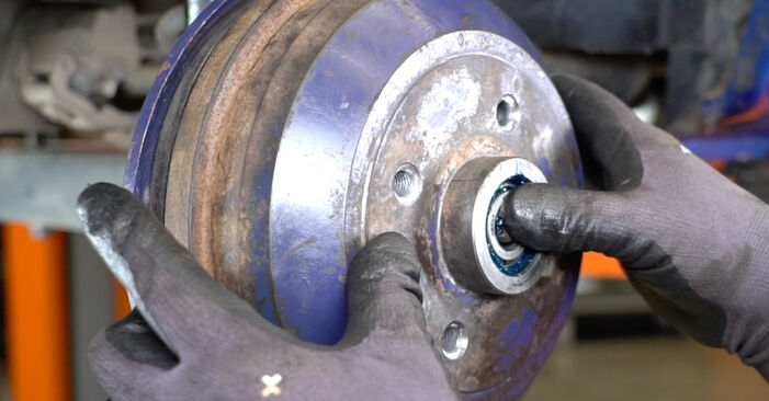 Wie schmierig ist es, selber zu reparieren: Radlager beim VAUXHALL Cavalier Mk1 Targa 1900 1981 wechseln – Downloaden Sie sich Bildanleitungen