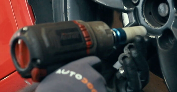 Cómo reemplazar Bieletas de Suspensión en un VW Jetta IV (162, 163, AV3, AV2) 1.6 TDI 2011 - manuales paso a paso y guías en video