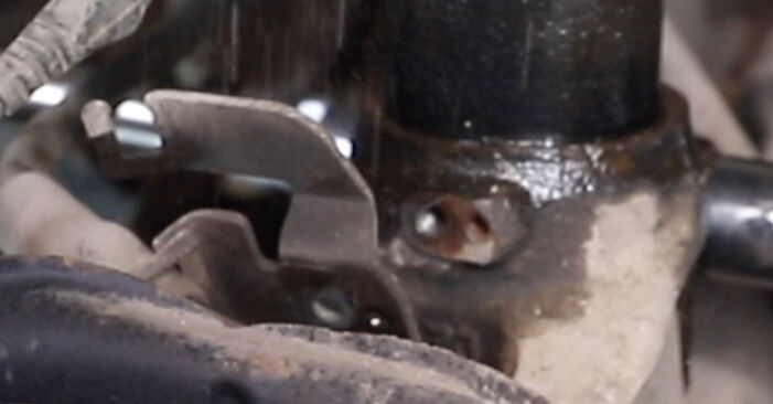 Cambie Amortiguadores en un VW Jetta IV (162, 163, AV3, AV2) 1.4 TSI 2013 usted mismo