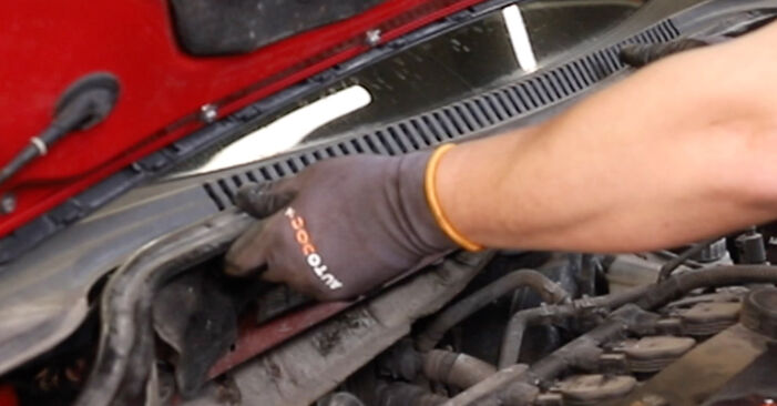 Wie schmierig ist es, selber zu reparieren: Federn beim Seat Altea 5p1 1.4 TSI 2010 wechseln – Downloaden Sie sich Bildanleitungen