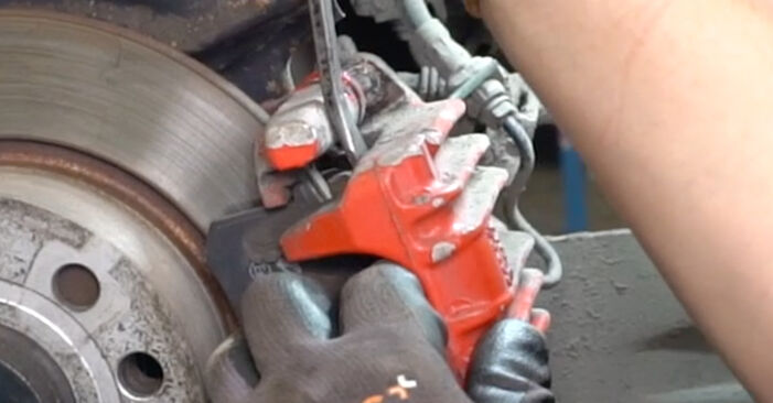 Wie schmierig ist es, selber zu reparieren: Radlager beim Seat Altea 5p1 1.4 TSI 2010 wechseln – Downloaden Sie sich Bildanleitungen